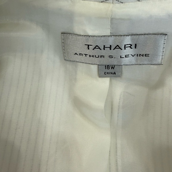Tahari Ivory Pinstripe Suit - Picture 4 of 9